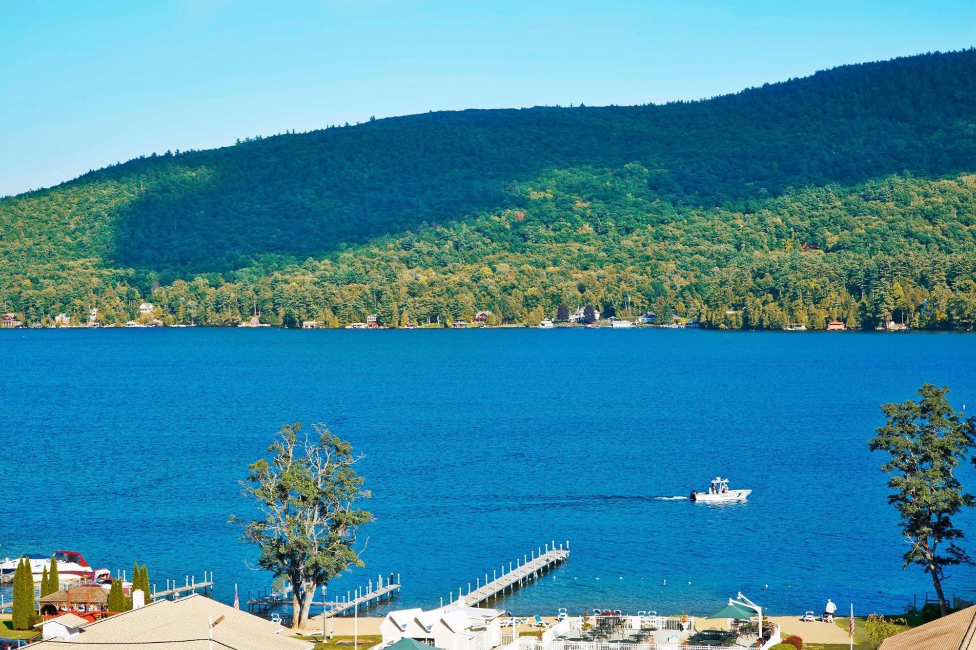 Courtyard By Marriott Lake George Exteriör bild