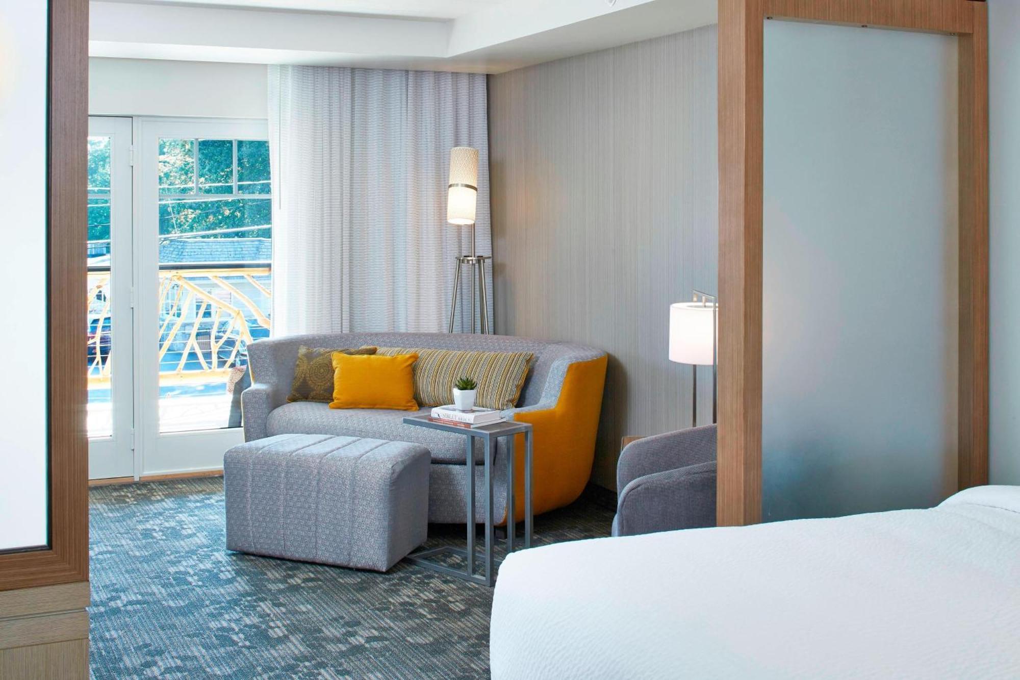 Courtyard By Marriott Lake George Exteriör bild