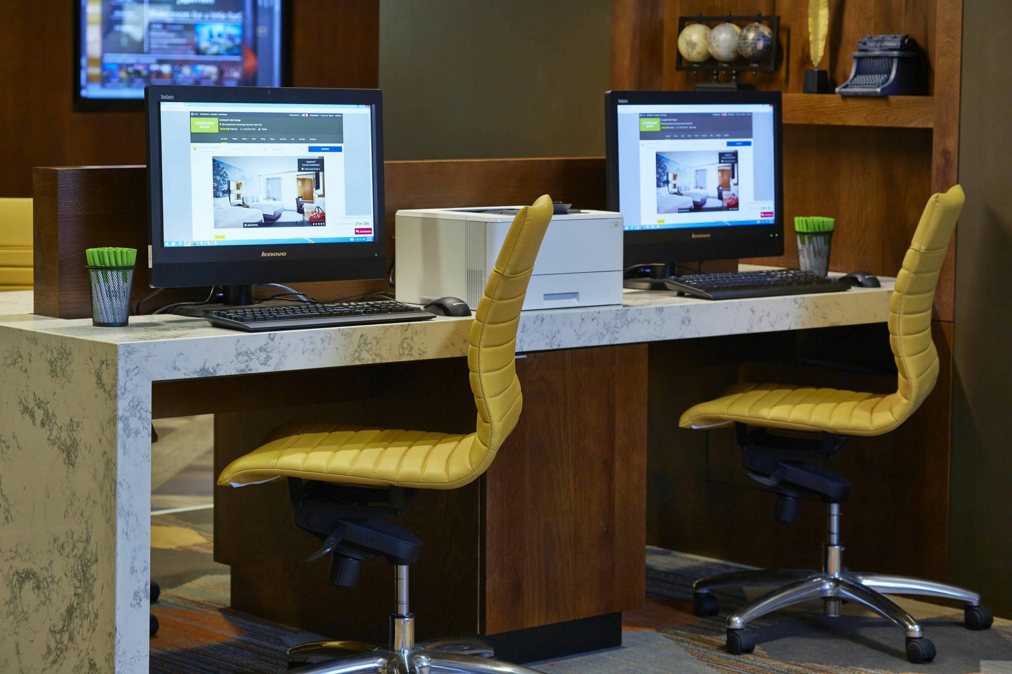 Courtyard By Marriott Lake George Exteriör bild