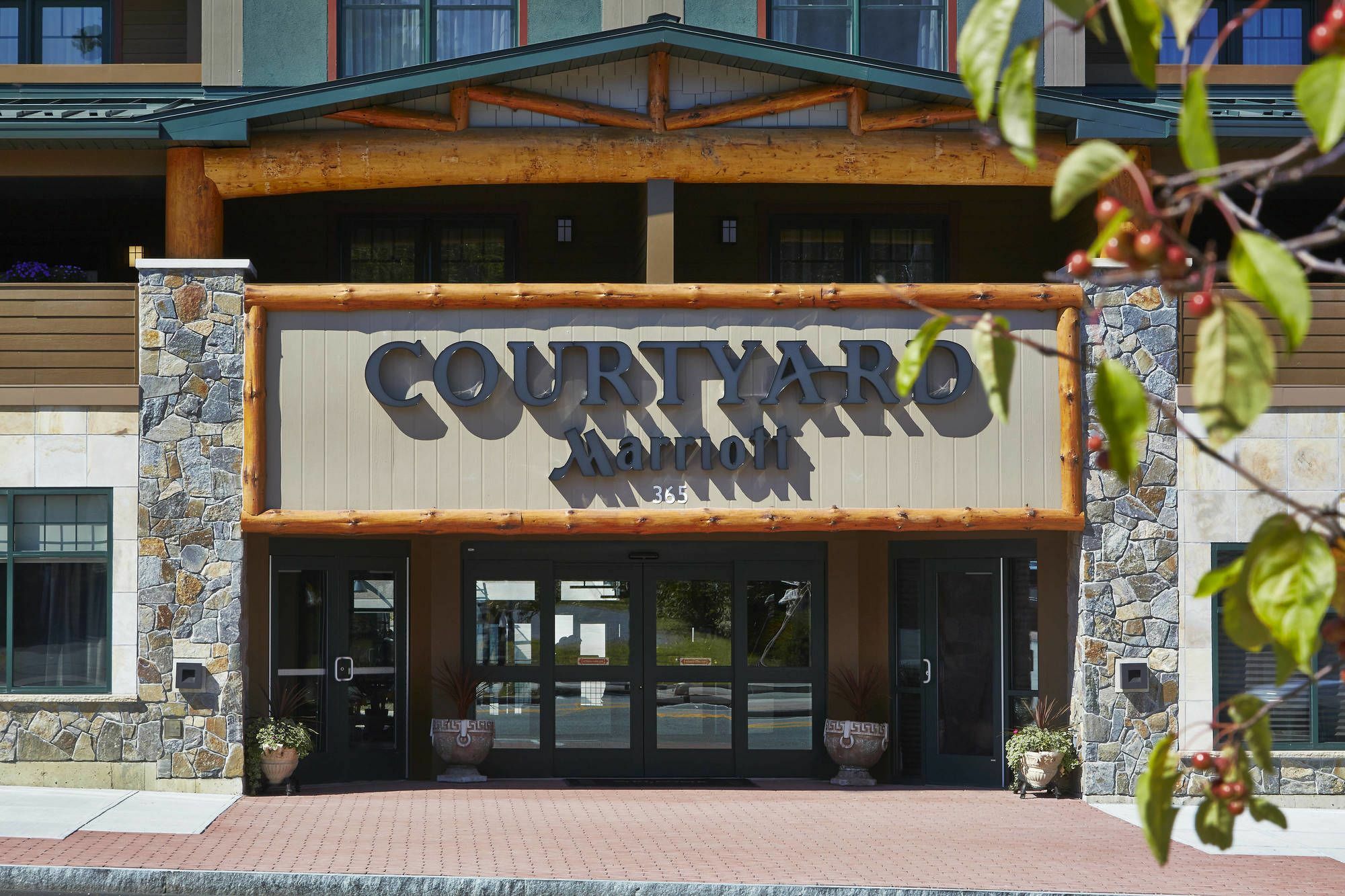 Courtyard By Marriott Lake George Exteriör bild